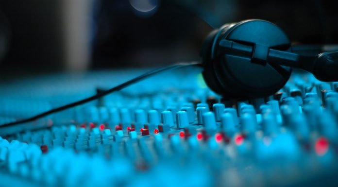 آموزش پخش صدای دوبله برای فیلم زبان اصلی در KMPlayer